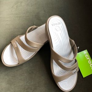 Croc Patricia sandals  NWT 8 khaki pearl